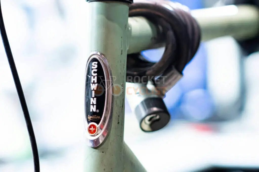A close up of the handlebar of a bicycle.